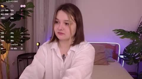 Snapshot of alice_walters chatting on February 24, 6:58 pm Alice online show from February 24, 6:58 pm
