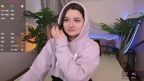 Snapshot of alice_walters chatting on October 16, 2:40 pm Alice online show from October 16, 2:40 pm