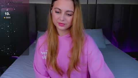 Snapshot of alice_wander chatting on September 13, 2:22 am Alice online show from September 13, 2:22 am