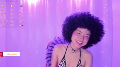 Snapshot of alice_wiinter chatting on December 17, 8:43 pm Alice online show from December 17, 8:43 pm