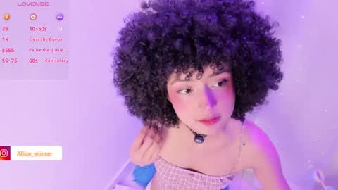 Snapshot of alice_wiinter chatting on March 4, 10:16 pm Alice online show from March 4, 10:16 pm
