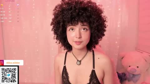 Snapshot of alice_wiinter chatting on September 11, 6:19 pm Alice online show from September 11, 6:19 pm