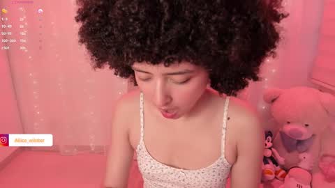 Snapshot of alice_wiinter chatting on October 10, 6:29 pm Alice online show from October 10, 6:29 pm