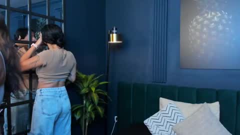 Alice and Asia online show from November 4, 7:24 pm