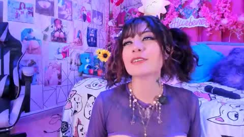     online show from March 28, 10:31 pm