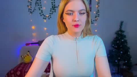 AliceCasey online show from December 1, 8:20 pm