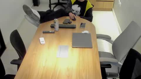 Snapshot of alicecoffin chatting on June 24, 9:19 am alicecoffin online show from June 24, 9:19 am