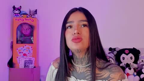 Alice  online show from December 15, 10:58 pm