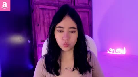 Snapshot of alicee_2 chatting on February 28, 1:14 pm Aliceee .. 97YP9VWGZHrefnav wishlist lists 1 online show from February 28, 1:14 pm