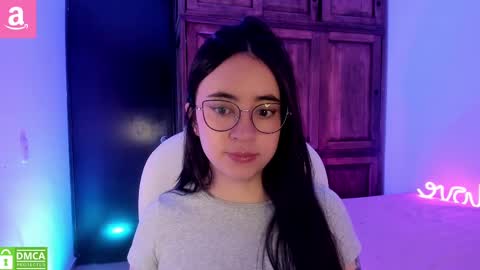 Snapshot of alicee_2 chatting on September 24, 1:14 pm Aliceee .. 97YP9VWGZHrefnav wishlist lists 1 online show from September 24, 1:14 pm