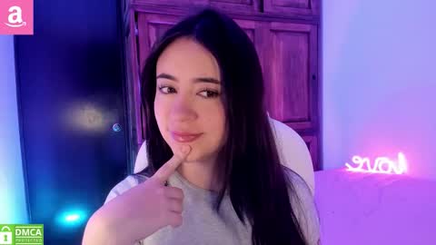 Snapshot of alicee_2 chatting on October 6, 10:34 am Aliceee .. 97YP9VWGZHrefnav wishlist lists 1 online show from October 6, 10:34 am