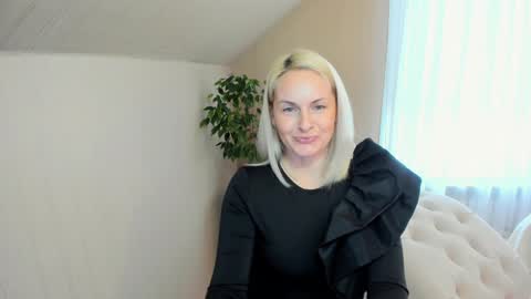 Snapshot of alicee__grace chatting on December 24, 10:22 am Alicee online show from December 24, 10:22 am