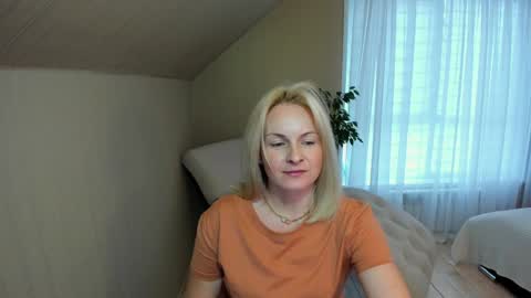 Snapshot of alicee__grace chatting on January 16, 11:04 am Alicee online show from January 16, 11:04 am