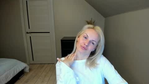 Snapshot of alicee__grace chatting on February 14, 5:46 pm Alicee online show from February 14, 5:46 pm