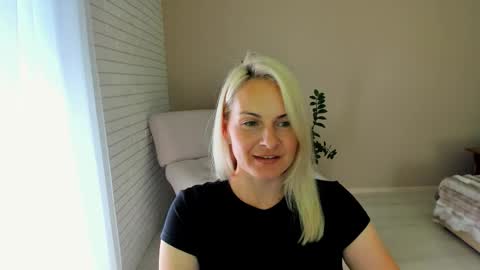 Snapshot of alicee__grace chatting on September 23, 8:06 am Alicee online show from September 23, 8:06 am