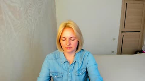 Alicee online show from April 19, 11:42 am