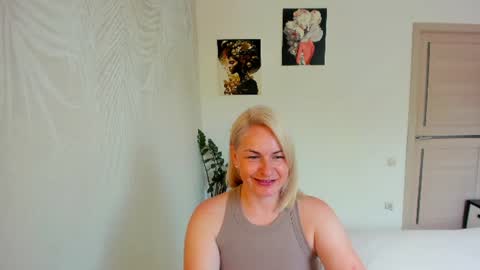 Snapshot of alicee__grace chatting on July 2, 9:26 am Alicee online show from July 2, 9:26 am
