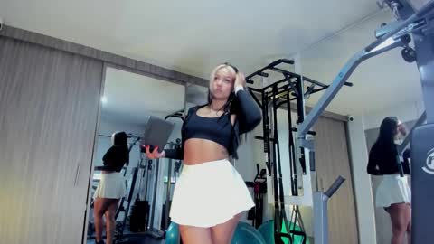 Snapshot of alicee_clark_ chatting on February 9, 11:47 am alicee_clark_ online show from February 9, 11:47 am