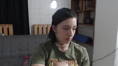 alicee_logan_ online show from January 22, 5:48 am