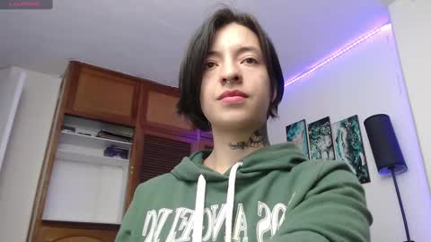 alicee_logan_ online show from September 29, 1:22 am