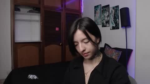 alicee_logan_ online show from October 15, 1:50 am