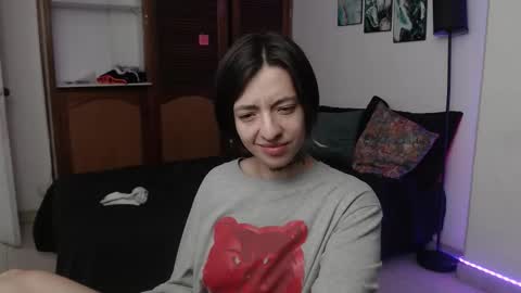 alicee_logan_ online show from October 23, 2:33 am