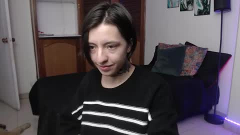alicee_logan_ online show from November 5, 2:22 am