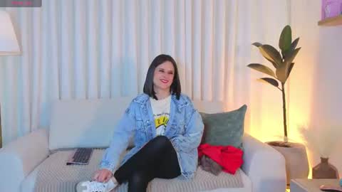 Snapshot of alicee_milf_ chatting on July 2, 11:38 am Aleja online show from July 2, 11:38 am