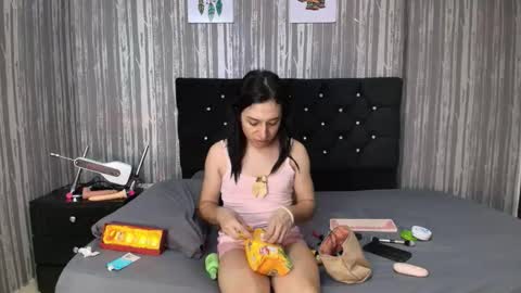 alicee_moonn online show from September 24, 7:28 pm
