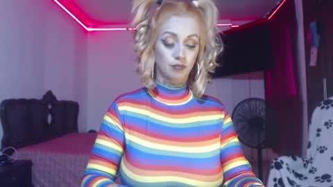 Snapshot of aliceesmiths chatting on December 19, 9:28 pm aliceesmiths online show from December 19, 9:28 pm