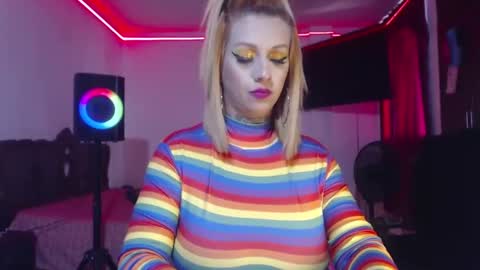 Snapshot of aliceesmiths chatting on February 7, 6:45 pm aliceesmiths online show from February 7, 6:45 pm