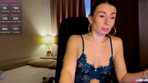 Daniella online show from April 16, 1:06 am