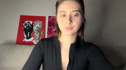 aliceinlustland online show from April 2, 3:09 pm