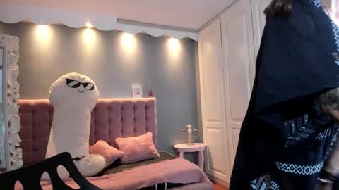 Snapshot of alicelee_ chatting on February 18, 1:29 pm Alice online show from February 18, 1:29 pm