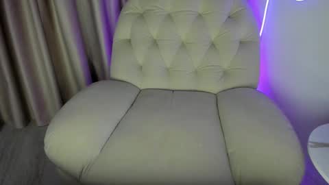 AliceLevine online show from November 27, 5:09 am