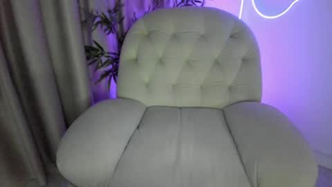 AliceLevine online show from April 16, 4:24 am