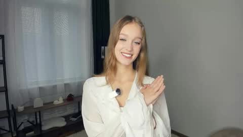 Snapshot of alicemelison chatting on October 7, 8:11 am Serena online show from October 7, 8:11 am
