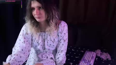 Snapshot of alicepinkhead chatting on September 12, 2:17 pm AlicePinkhead online show from September 12, 2:17 pm