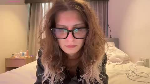 AlicePinkhead online show from April 2, 9:29 am