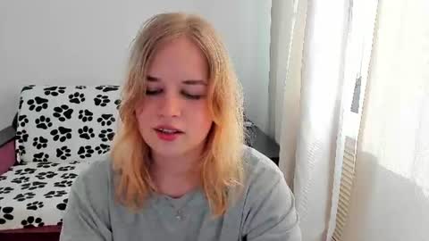 Snapshot of alicepopsy chatting on June 21, 5:04 pm Alice online show from June 21, 5:04 pm