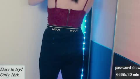 aliceriddle1 online show from April 16, 9:39 pm