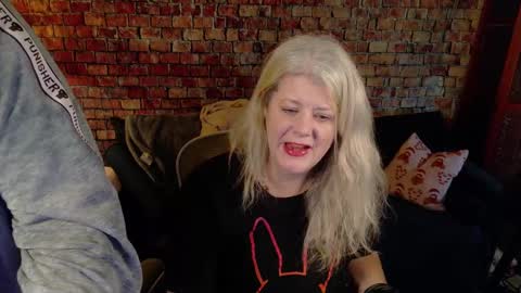 Snapshot of alicescuriosity chatting on January 12, 7:10 pm Alices Curiosity online show from January 12, 7:10 pm