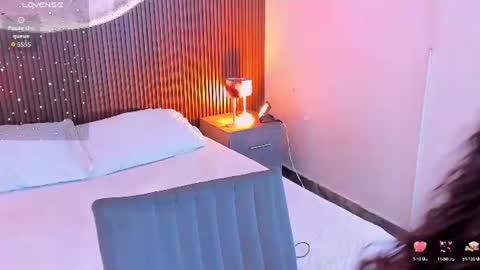 Alicestevens online show from June 8, 8:31 pm