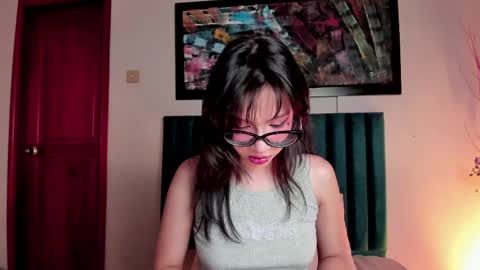 Snapshot of alicethompsson chatting on April 28, 1:37 am Alice Thompsom online show from April 28, 1:37 am