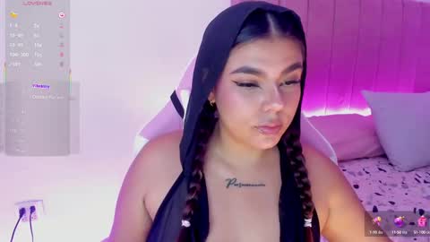 A L I C E  T H U N D E R online show from September 24, 5:00 am