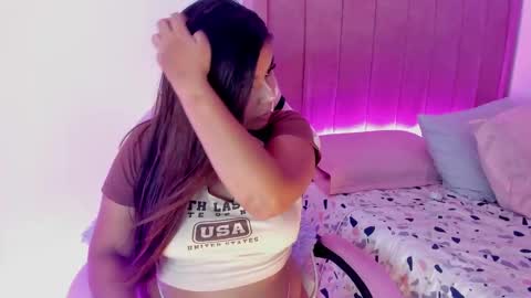 A L I C E  T H U N D E R online show from September 27, 4:17 am