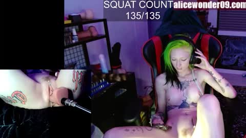 Snapshot of alicewonder52 chatting on October 13, 6:02 am Alice online show from October 13, 6:02 am