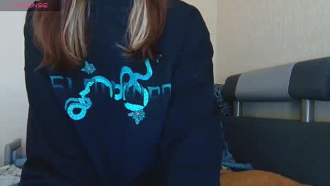 Snapshot of alicewoolfy chatting on February 19, 10:06 pm AliceWoolfy online show from February 19, 10:06 pm