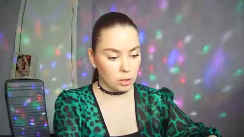 AlicexFresh online show from May 1, 8:52 am