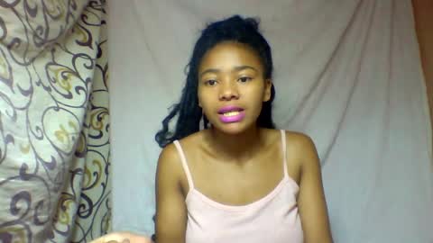Snapshot of alicia9794 chatting on June 14, 10:28 am alicia9794 online show from June 14, 10:28 am